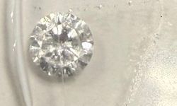 Bavuldan 22 bin Euro’luk elmas çıktı