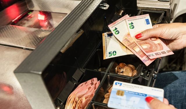 Süpermarketlerde nakit çekme kolaylığı