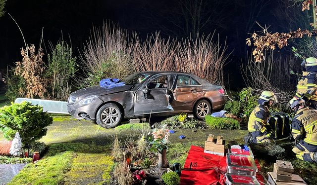 Yaşlı sürücü mezarlığa uçtu