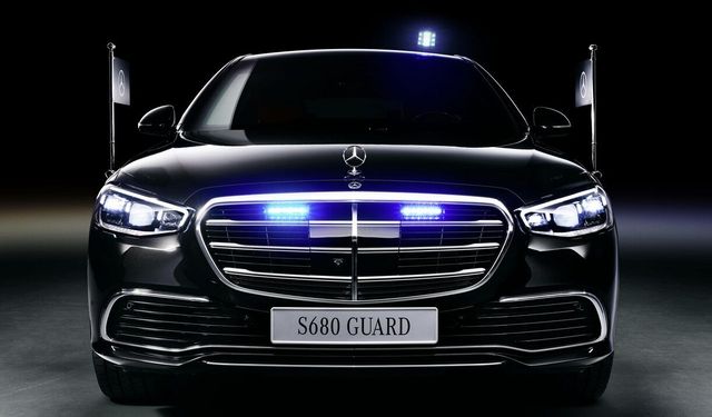 Merz’e yürüyen kale