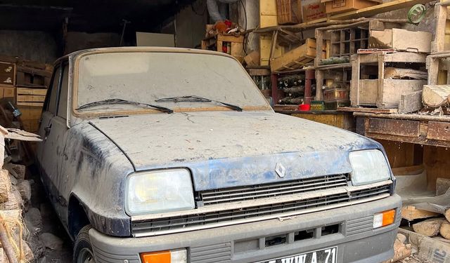 BU RENAULT 44 YAŞINDA AMA 12 KİLOMETREDE