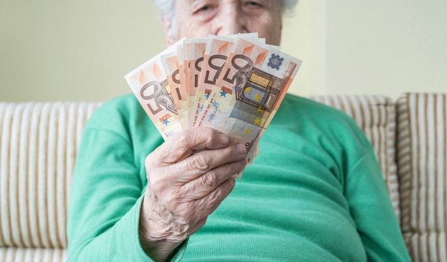 YURTDIŞINA ÖDENEN AYLIKLARDA ARTIŞ VAR