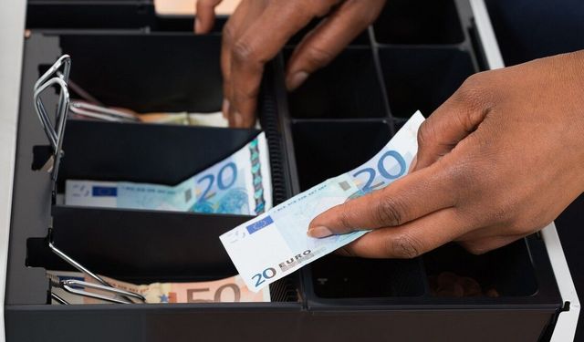 Süpermarketlerde nakit çekme kolaylığı