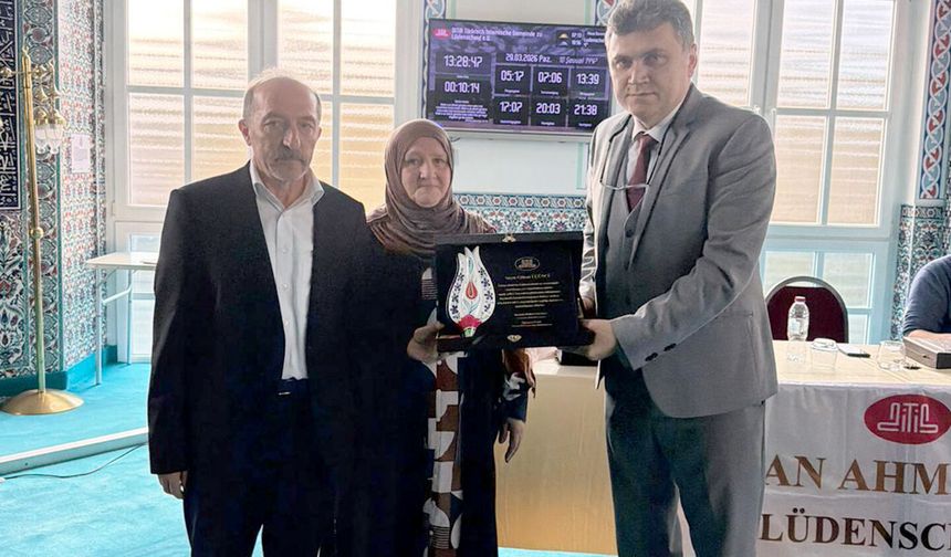 29 yıllık emaneti gençlere teslim etti