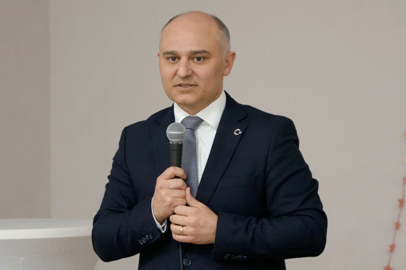 Baskonsolos Taylan Ozgur Aydin