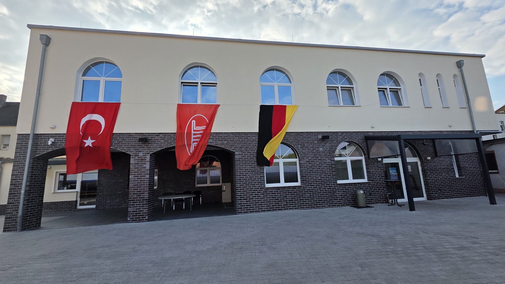 Cami Dıştan Görünüş 1