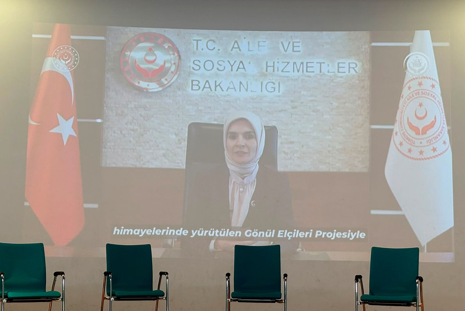 Koln Koruyucu Aile Gunu Bakan Goktas